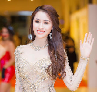 Thư Dung đại diện Việt Nam tham dự Miss Eco International 2018