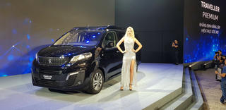 Thaco khánh thành Nhà máy Luxury Car và xuất xưởng bộ đôi xe đa dụng Peugeot Traveller