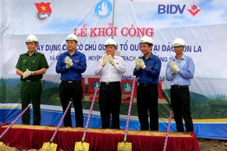 Xây dựng Cột cờ chủ quyền Tổ quốc trên đảo Hòn La