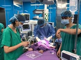 Phẫu thuật và can thiệp thành công 5 bệnh nhân nhi bị tim bẩm sinh