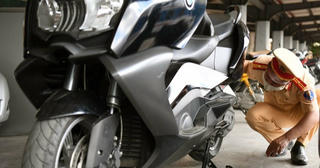 Nhiều cuộc gọi 'lạ' xin CSGT bỏ qua cho mô tô BMW không rõ nguồn gốc