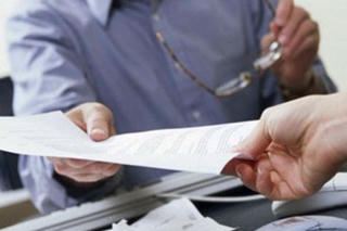 Chế độ khi nghỉ ốm trong thời gian chờ chấm dứt HĐLĐ