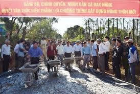 Kon Tum: Đồng loạt ra quân làm đường giao thông nông thôn mới