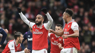Arsenal thắng nhọc, Tottenham - Mourinho tiếp tục gây thất vọng