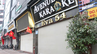 Qua đỉnh dịch, sao Hà Nội vẫn 'cấm' karaoke, massage?