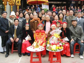 Cho tròn chữ Hiếu