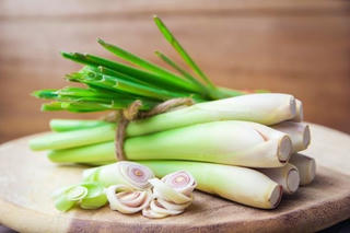 Dùng sả và gừng đúng cách trong mùa dịch