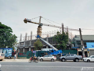 Vụ Tập đoàn Hoành Sơn xây khách sạn 20 tầng: Niêm phong cổng vào vì cần trục tháp chưa được thẩm định