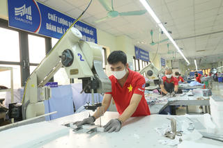 Thử thách và vượt lên trong gian khó