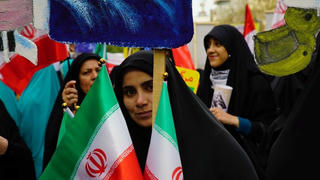 Iran cảnh báo đáp trả nếu Mỹ gia hạn lệnh cấm vận