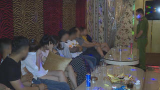 Đắk Lắk: 43 thanh niên ‘mở tiệc ma túy’ ở quán karaoke
