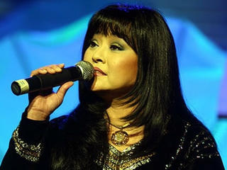 Hương Lan với cung buồn phương Nam