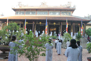 Phật giáo Thừa Thiên - Huế cử hành Đại lễ Phật đản Pl.2564