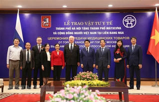 Hà Nội hỗ trợ vật tư y tế chống dịch Covid-19 cho thành phố Moskva