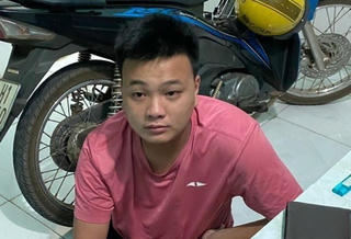 Bắt nam thanh niên dâm ô bé gái trong nhà vệ sinh trường học