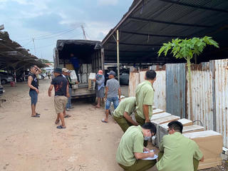 Phá ổ nhóm chuyên ‘trung chuyển hàng lậu’ từ biên giới Tây Nam