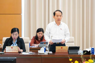 Chặn tham nhũng từ sớm, từ xa