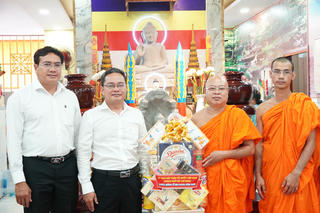 Lãnh đạo Mặt trận Tổ quốc TP Hồ Chí Minh chúc mừng lễ Sen Dolta của đồng bào dân tộc Khmer