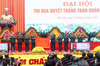 Tổng Bí thư Tô Lâm: Mỗi người lính là “ngọn lửa tận hiến”, mỗi đơn vị là “pháo đài kỷ luật”