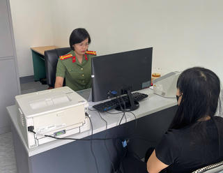 Đăng tin sai sự thật về Bệnh viện Sản Nhi Lào Cai, một phụ nữ bị xử phạt