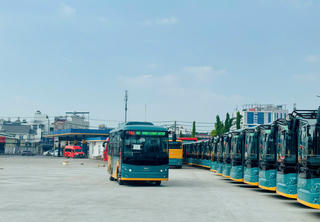 Lộ trình 100% xe bus năng lượng xanh - cần đánh giá toàn diện