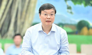 Tiếp nhận người có kinh nghiệm ở khu vực tư vào làm viên chức