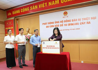 Bộ Y tế phát động ủng hộ đồng bào vùng lũ sau bão số 10