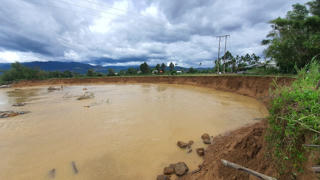 Đà Nẵng: Công bố tình huống khẩn cấp về thiên tai hiện trạng sạt lở kè sông Vu Gia và kè sông Quảng Huế
