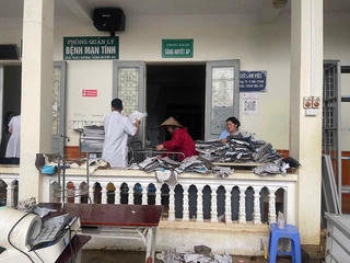 Sơn La: Mưa lớn khiến một học sinh lớp 4 bị cuốn trôi, hơn 200 bệnh nhân phải di dời
