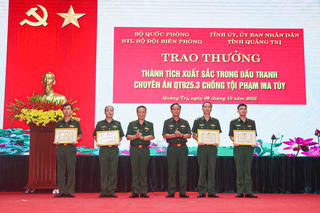 Khen thưởng lực lượng phá chuyên án ma túy lớn nhất tại Quảng Trị