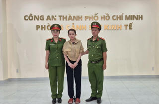 Ngân 98 bị bắt vì cáo buộc sản xuất, buôn bán hàng giả là thực phẩm