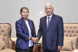 Chủ tịch Đỗ Văn Chiến gửi thư cảm ơn Samdech Men Sam An đã gửi lời thăm hỏi nhân dân Việt Nam trước những thiệt hại do mưa lũ gây ra