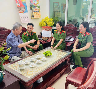 Công an TP Hà Nội: Gần dân, sát dân, vì nhân dân phục vụ