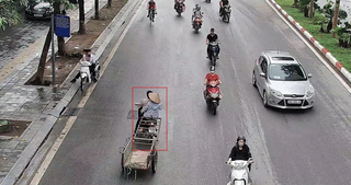 Trong 24 giờ, một nút giao ở Hà Nội ghi nhận 105 người vượt đèn đỏ qua Camera AI 