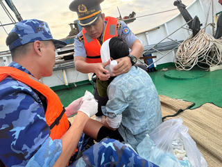 TP Hồ Chí Minh: Ngư dân được hỗ trợ sau 30 phút phát tín hiệu gặp nạn trên biển