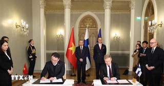 Tổng Bí thư Tô Lâm và Tổng thống Phần Lan chứng kiến lễ ký các văn kiện hợp tác