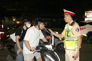 Công an Nghệ An xử lý 490 trường hợp vi phạm nồng độ cồn trong 3 ngày đầu cao điểm