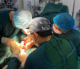 Điện Biên: Nối thành công cổ chân bị đứt rời cho bệnh nhân