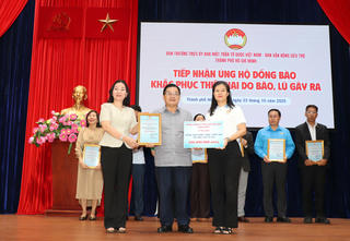 Thành phố nghĩa tình trong mùa bão lũ 