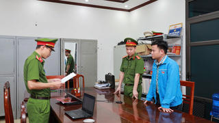 Khởi tố giáo viên làm giả văn bản của lãnh đạo UBND tỉnh Lào Cai