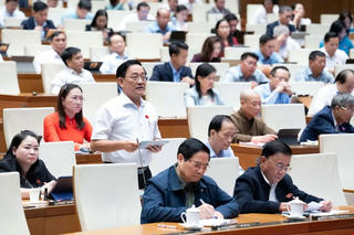 Mức lương cơ sở 2,34 triệu đồng/tháng: Công chức trẻ “chạy bằng niềm tin và mì gói” 10 ngày cuối tháng

