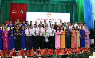 Tiếp nhận, xử lý kịp thời các kiến nghị chính đáng của nhân dân