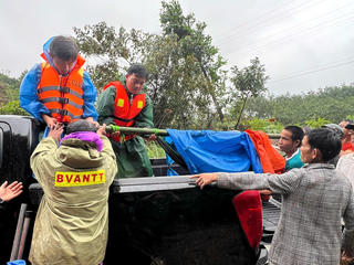 Đà Nẵng: Sạt lở đất ở xã Trà Giáp khiến 4 người bị thương