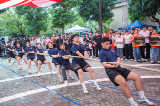 Trò chơi dân gian kéo co được 'hồi sinh' nơi sân trường