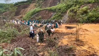 Đà Nẵng: Tiếp tế lương thực cho dân vùng cô lập