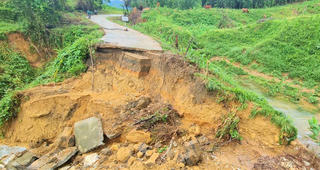 Đà Nẵng: Xã Hiệp Đức có 3 điểm sạt lở lớn, dân phải di dời khẩn cấp