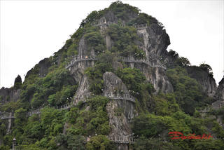 'Gông sắt' núi đá 140 tỷ đồng trên vịnh Hạ Long đã được dỡ bỏ