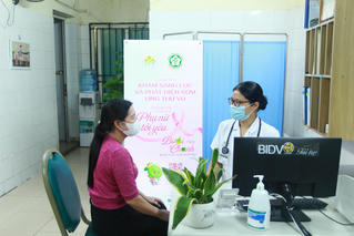 Tăng nguy cơ ung thư vú vì ảnh hưởng khói thuốc lá 