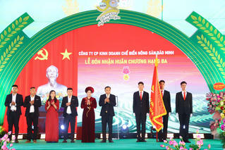 Nông sản Bảo Minh vinh dự đón nhận Huân chương Lao động hạng Ba