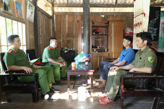 Không ai bị bỏ lại sau cánh cửa trại giam